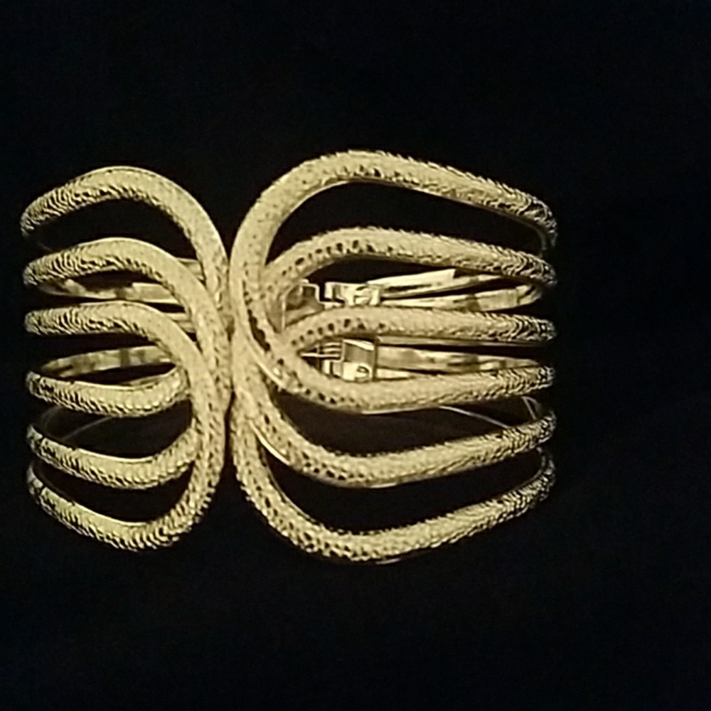 Beautiful silver cuff bracelet. NWOT